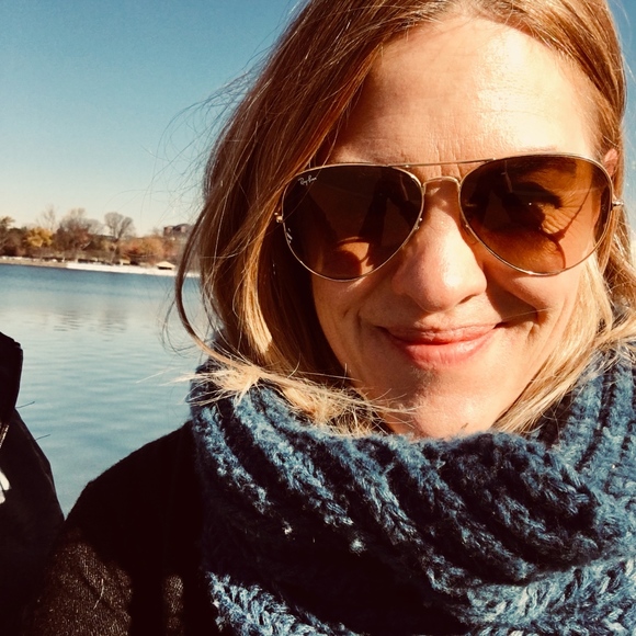 Meet your Posher, Sarah - Picture 2 of 2